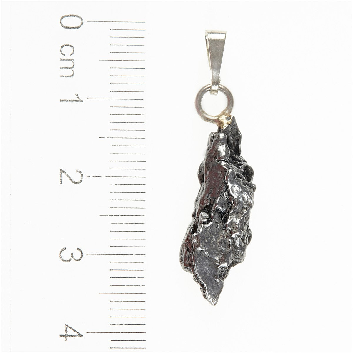 Pendant with meteorite 098