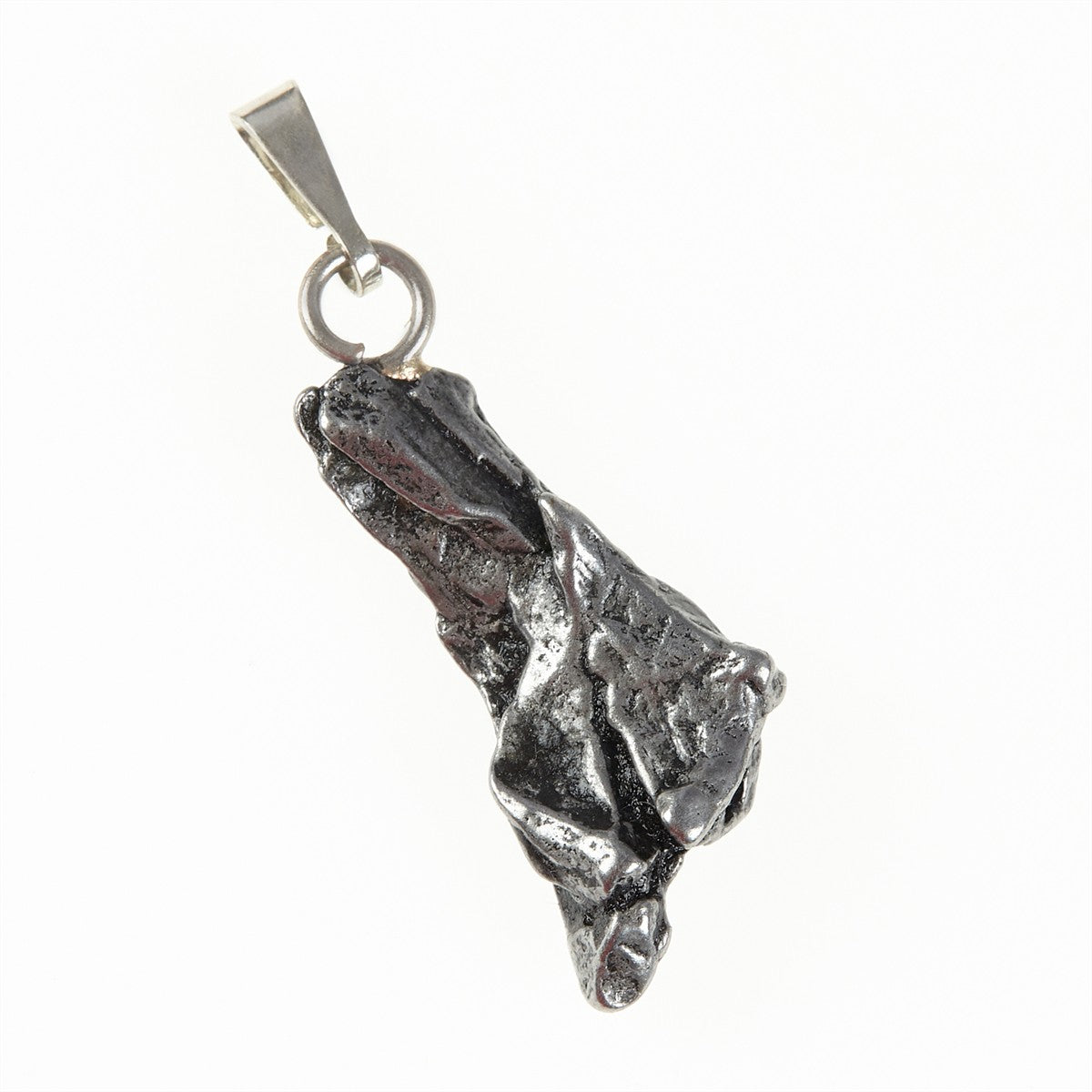 Pendant with meteorite 099