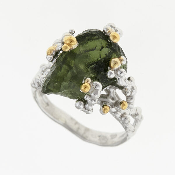 Anello in argento con natural moldavite 9726