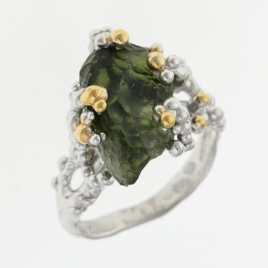 Anello in argento con natural moldavite 9726