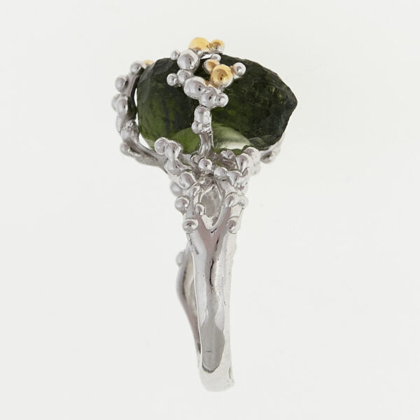 Anello in argento con natural moldavite 9726