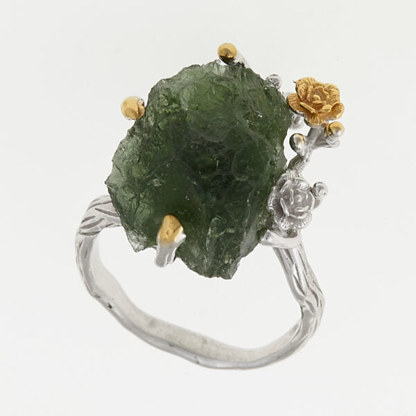 Anello in argento con natural moldavite 9727