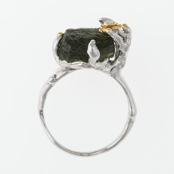 Anello in argento con natural moldavite 9729