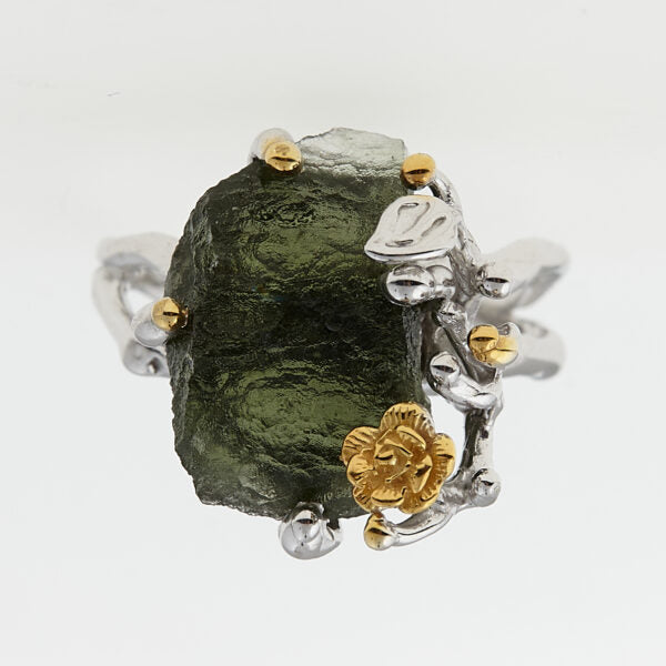 Anello in argento con natural moldavite 9729