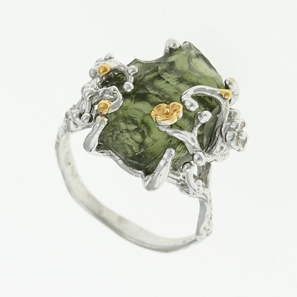 Anello in argento con natural moldavite 9731