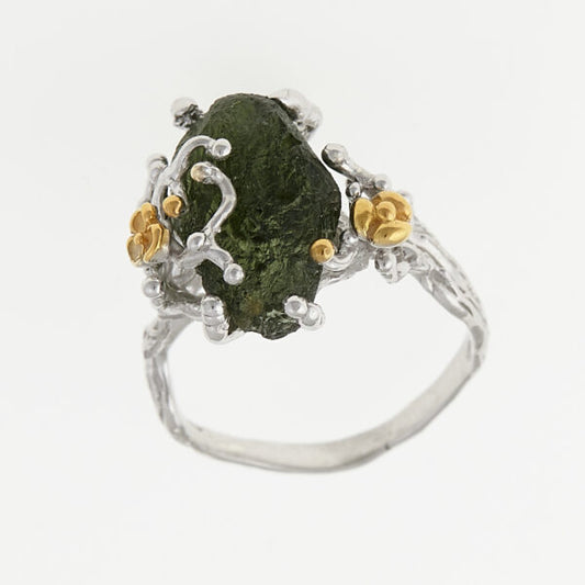 Anello in argento con natural moldavite 9732