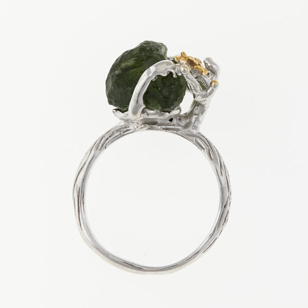 Anello in argento con natural moldavite 9733