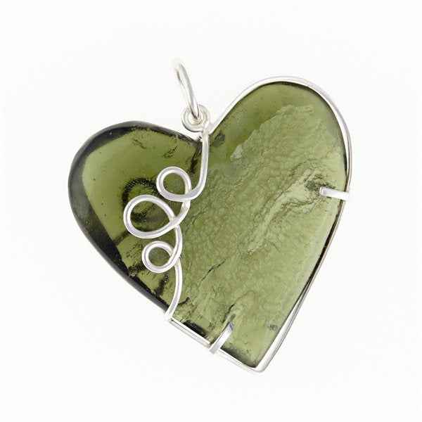 Ciondolo in argento con codice moldavite - cuore - MKU26-006