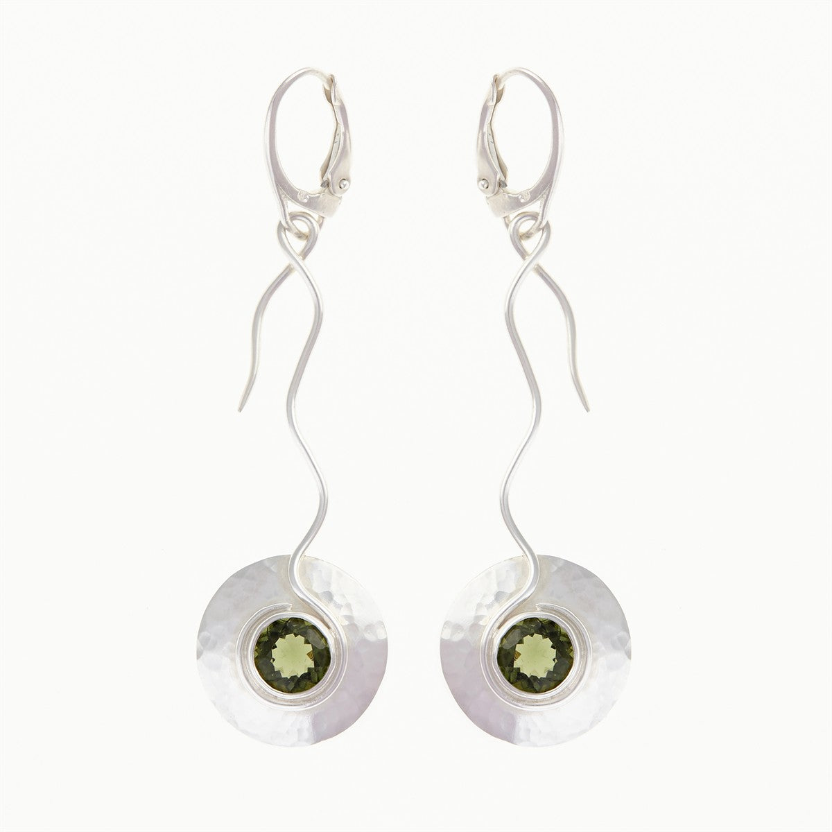 Silver earrings with moldavite MKU26-015