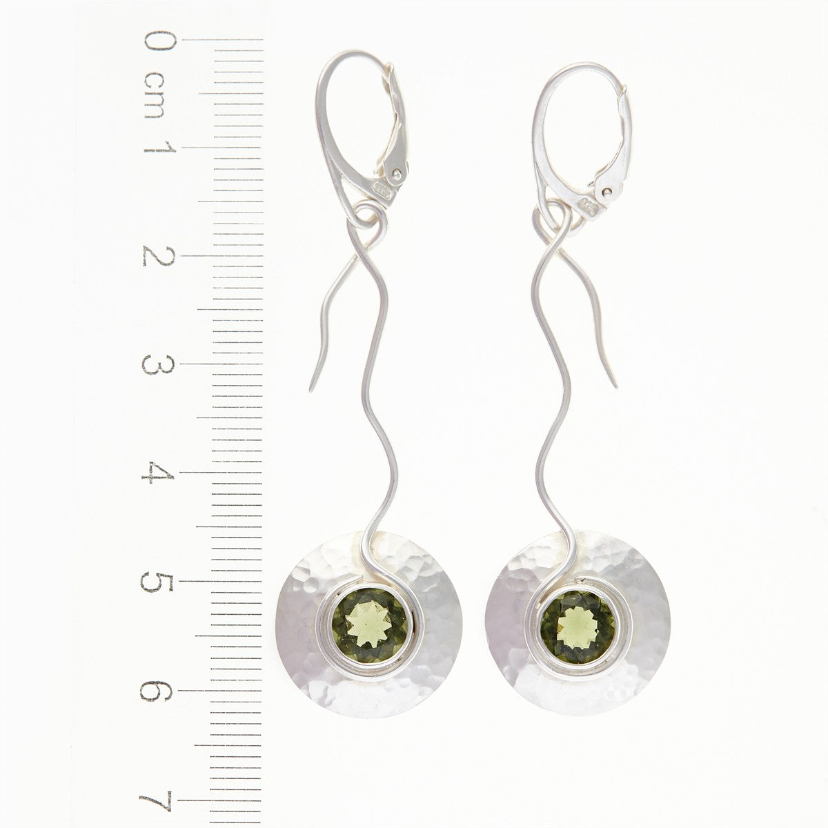 Silver earrings with moldavite MKU26-015