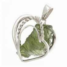 Ciondolo in argento con moldavite - cuore 10176