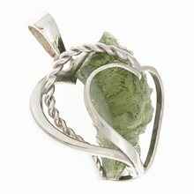 Ciondolo in argento con moldavite - cuore 10176