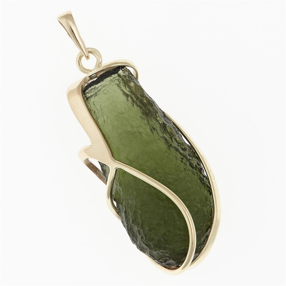 Golden pendant with a moldavite 10185