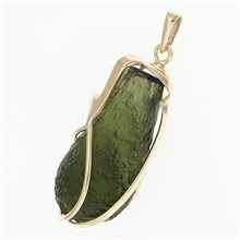 Golden pendant with a moldavite 10185