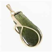 Golden pendant with a moldavite 10185