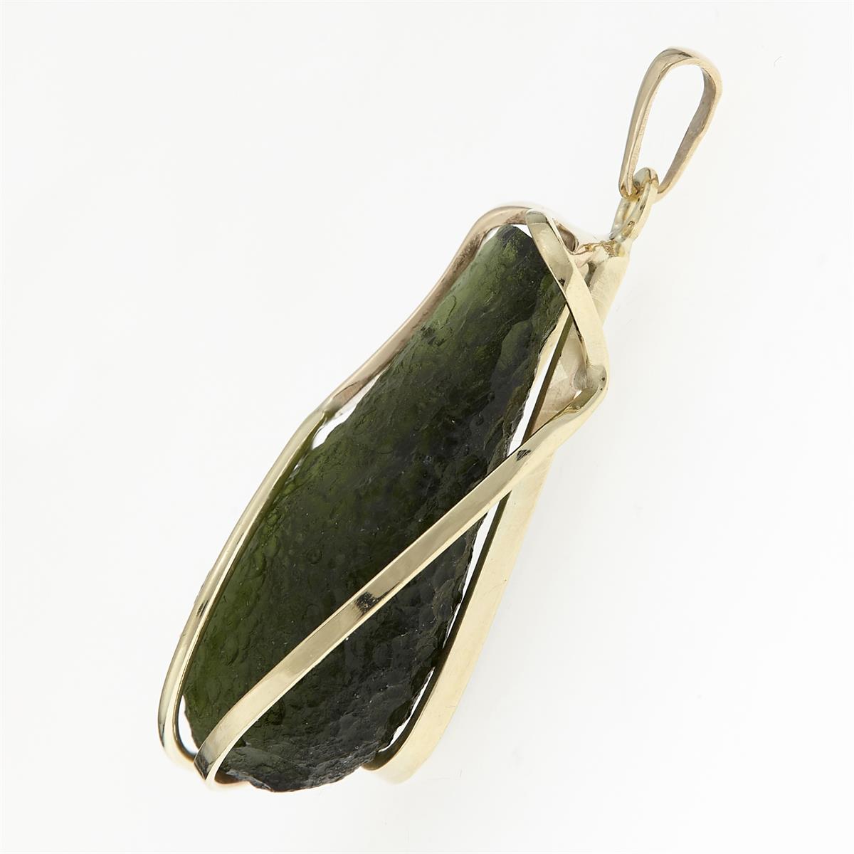 Golden pendant with a moldavite 10185