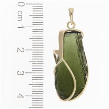 Golden pendant with a moldavite 10185