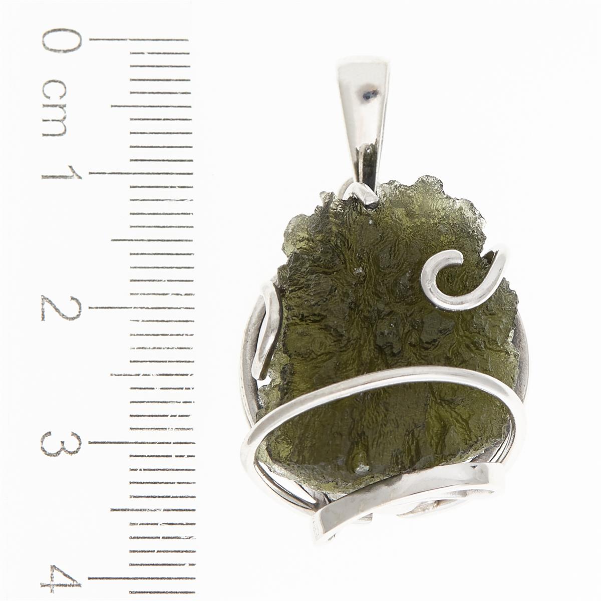 Silver pendant with moldavite 10271