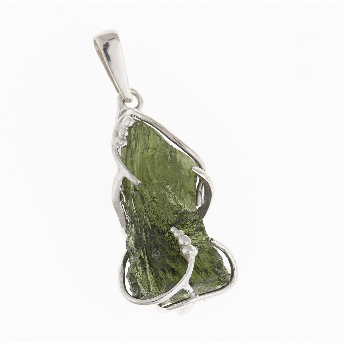 Silver pendant with moldavite 10704