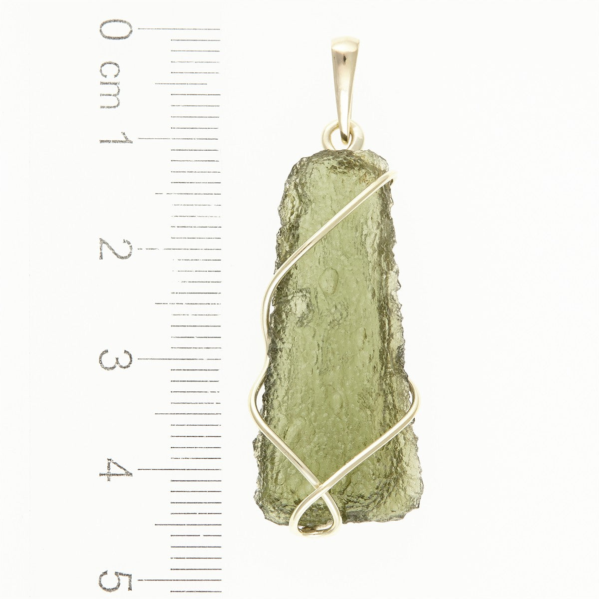 Golden pendant with a moldavite MS1212497