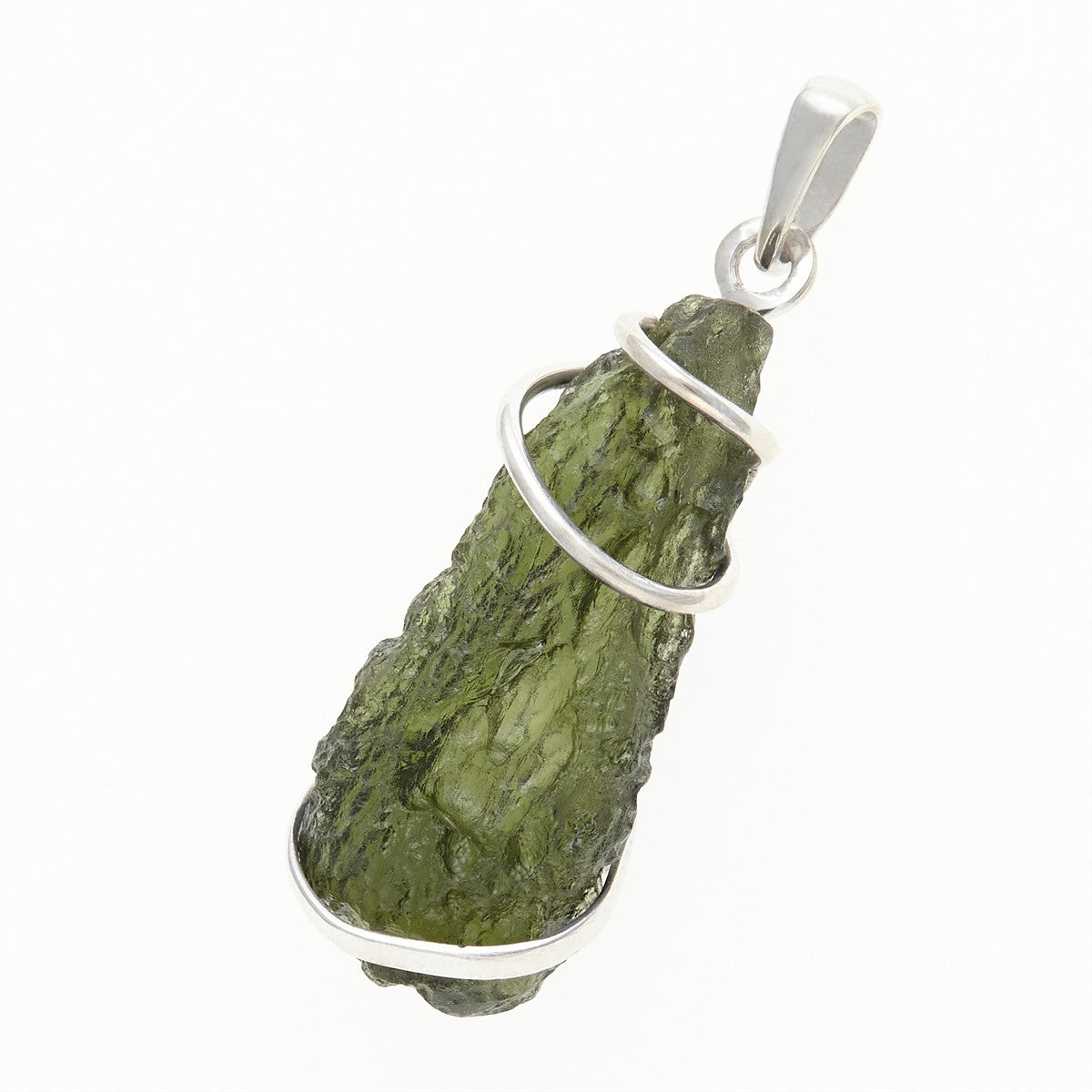 Golden pendant with a moldavite MS12511
