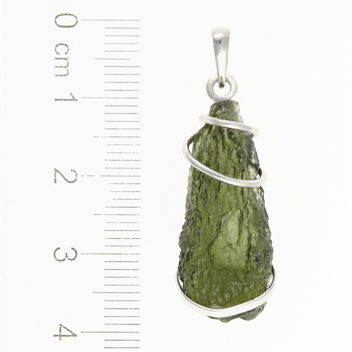 Golden pendant with a moldavite MS12511
