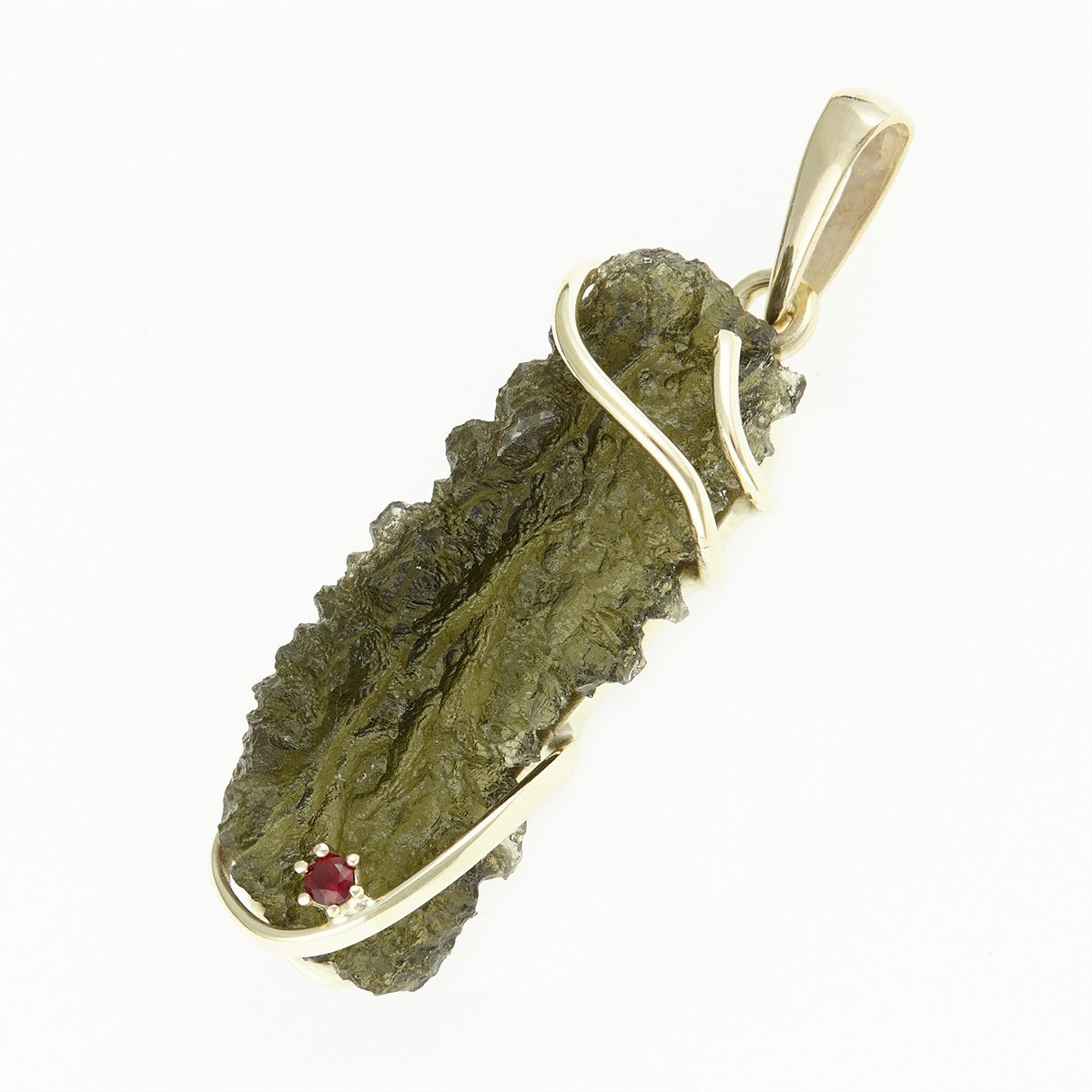 Golden pendant with a moldavite and garnet MS12514