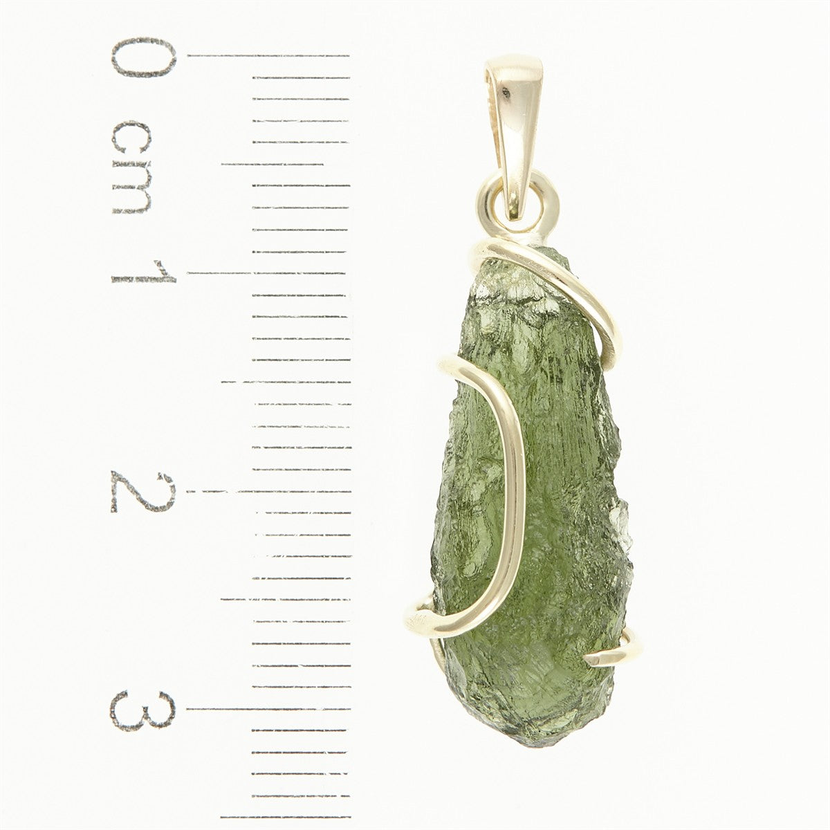 Golden pendant with a moldavite MS12516