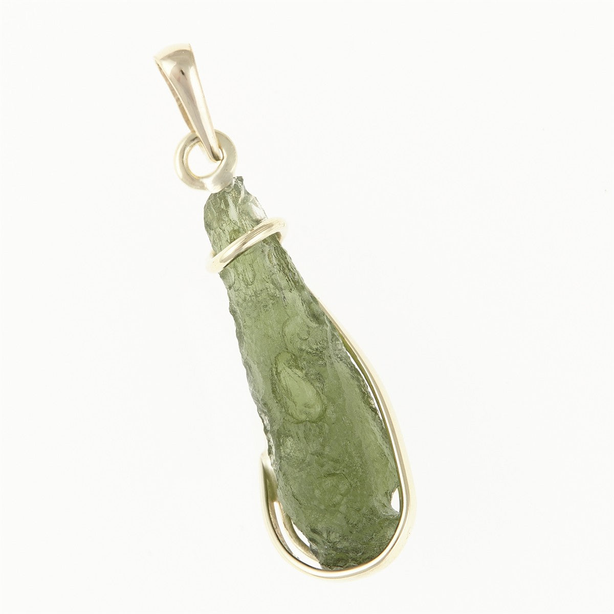 Golden pendant with a moldavite MS12519