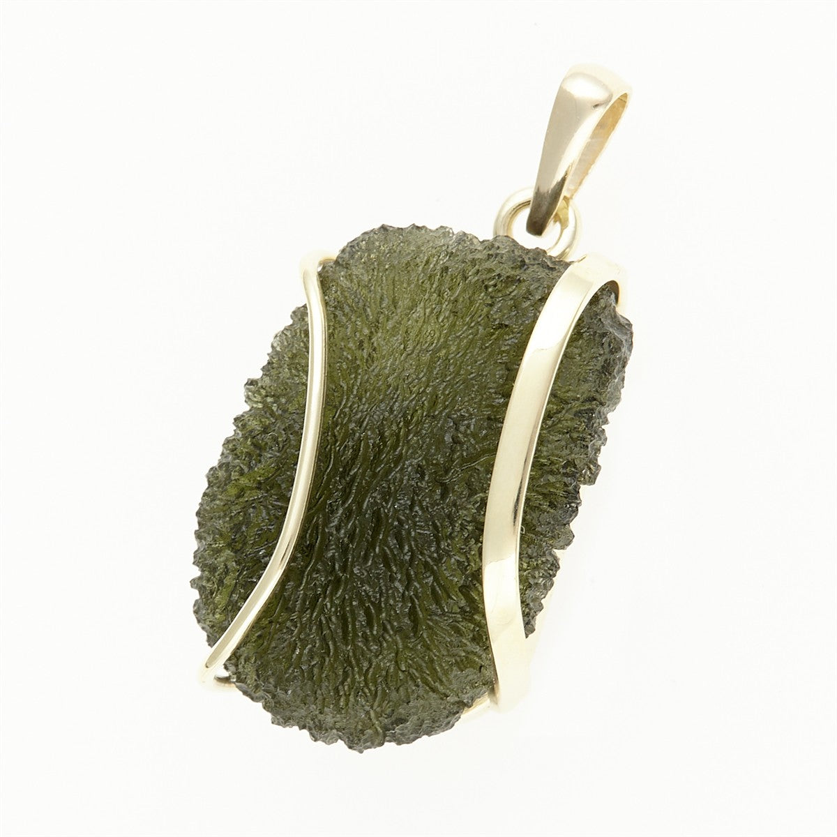 Golden pendant with a moldavite MS12529