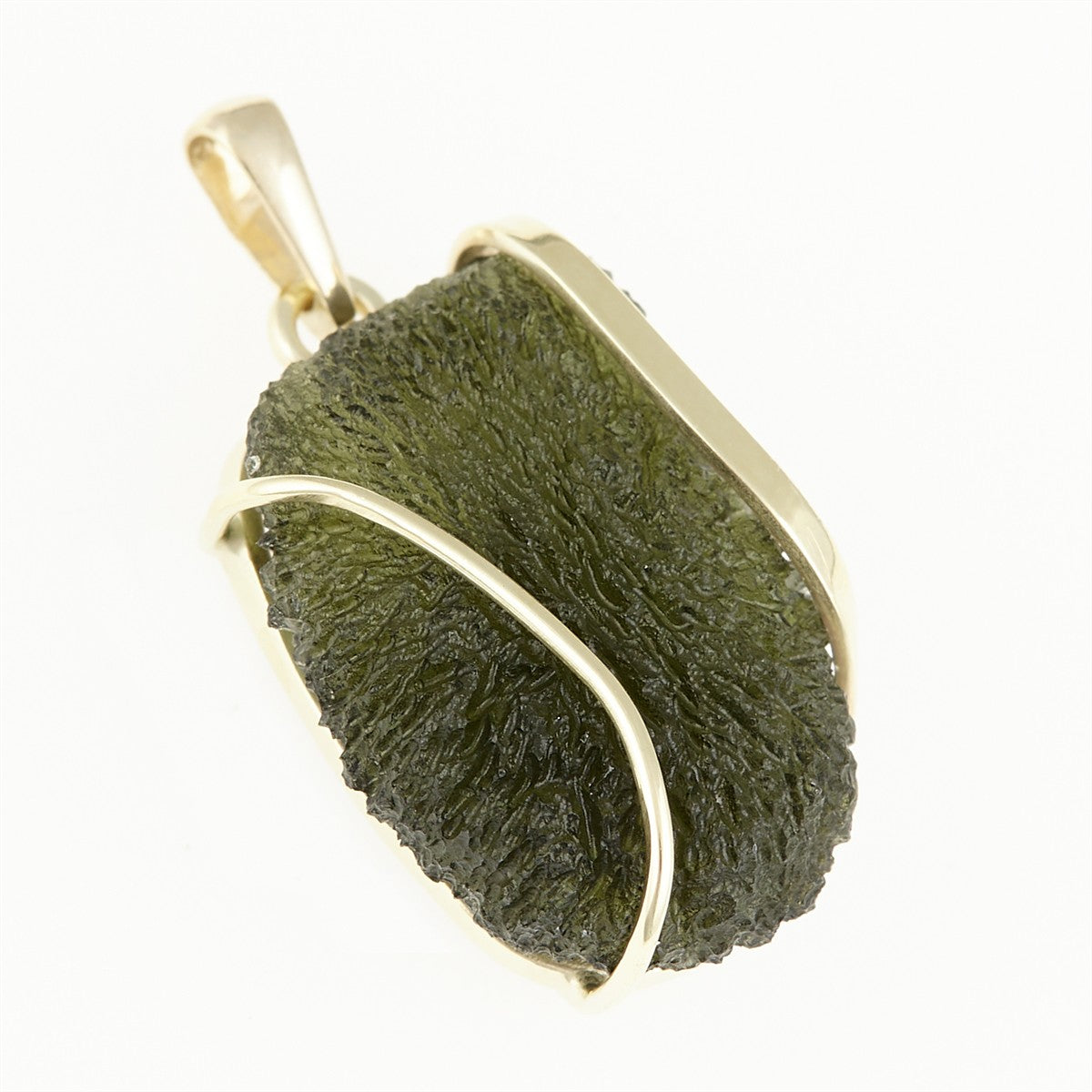 Golden pendant with a moldavite MS12529