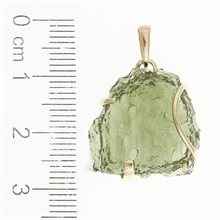 Golden pendant with a moldavite 1755-2