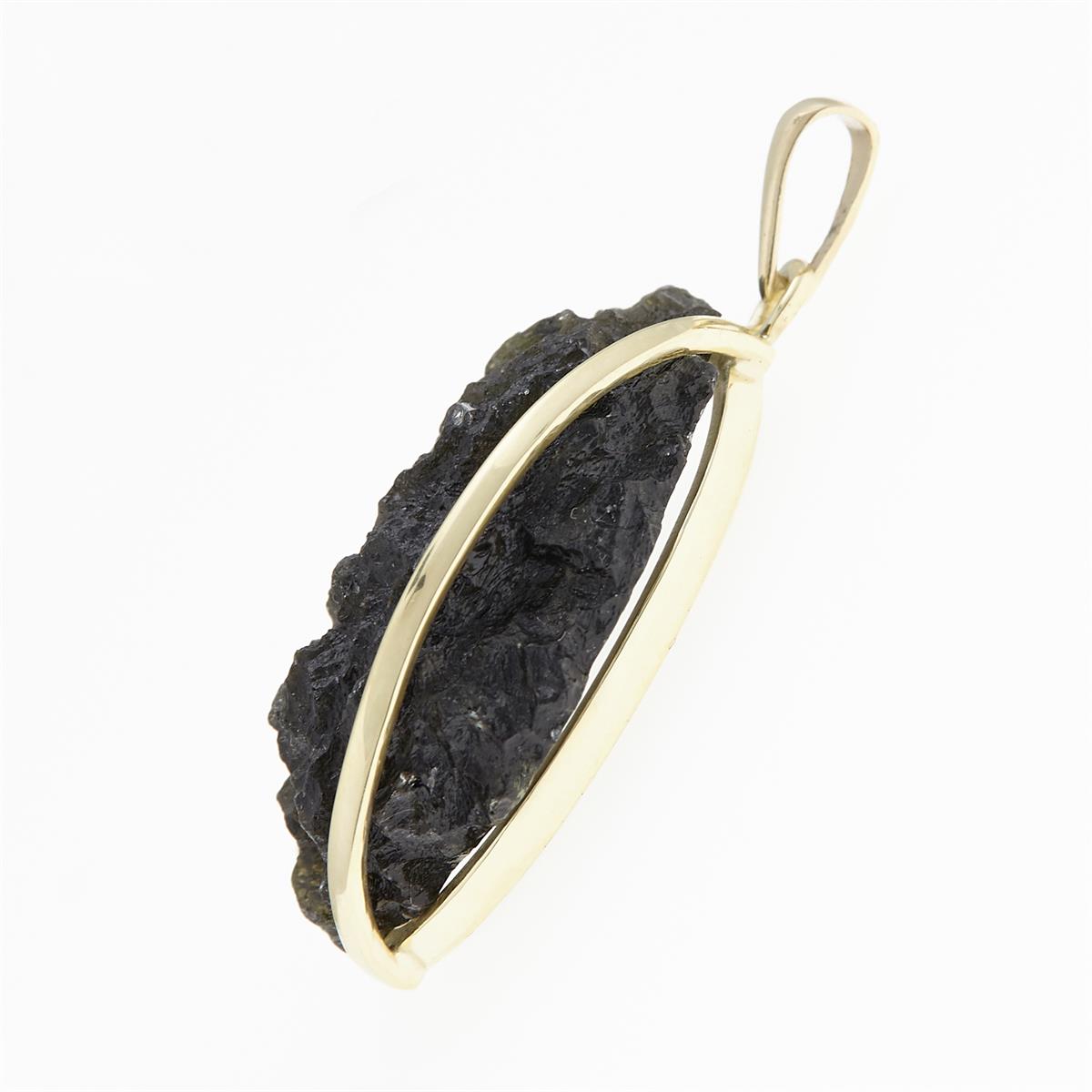 Golden pendant with a moldavite 1767-1