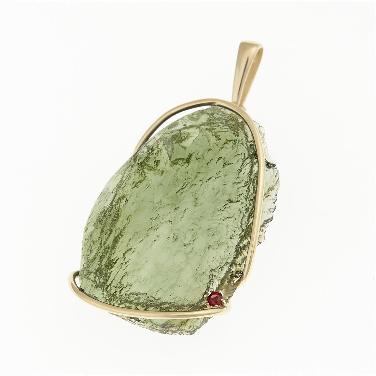Golden pendant with a moldavite and garnet 1767-2