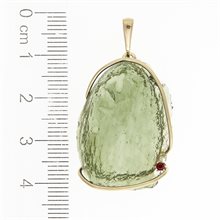 Golden pendant with a moldavite and garnet 1767-2