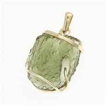 Golden pendant with a moldavite 1774-2