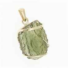 Golden pendant with a moldavite 1774-2