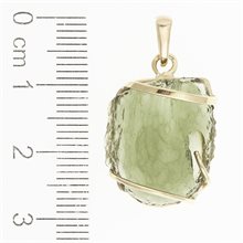 Golden pendant with a moldavite 1774-2