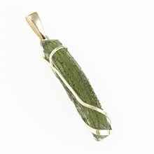 Ciondolo dorato con codice moldavite 26-004