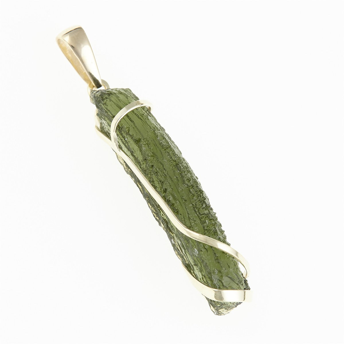 Golden pendant with a moldavite 26-004