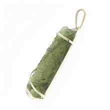 Ciondolo dorato con codice moldavite 26-004