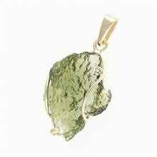 Golden pendant with a moldavite 26-006