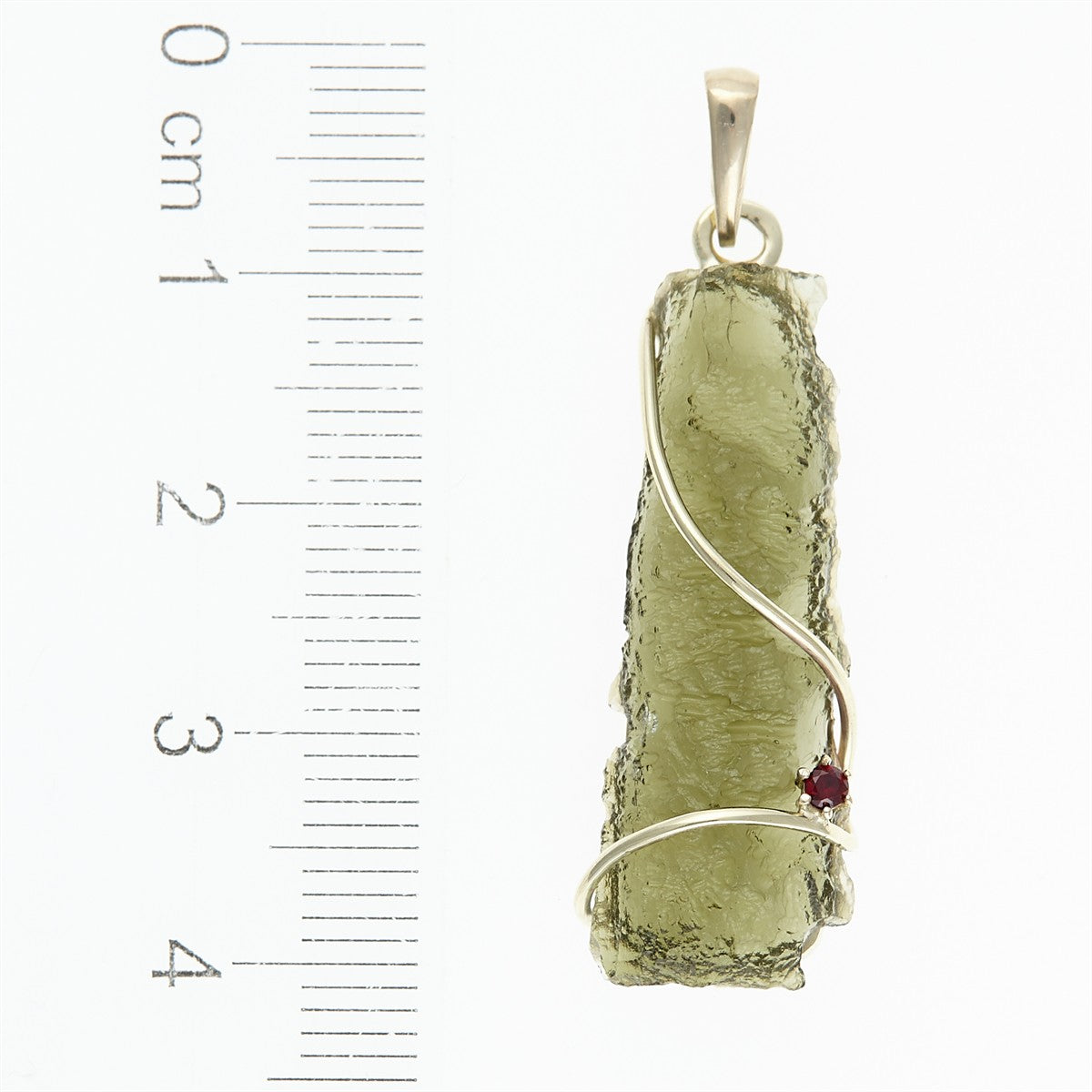 Golden pendant with a moldavite und garnet 26-007
