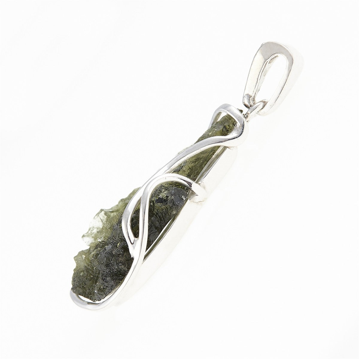 Silver pendant with a moldavite und garnets 26-019