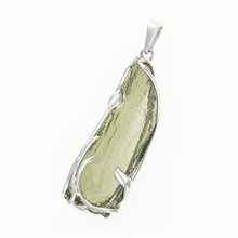Ciondolo in argento con codice moldavite - 26-073