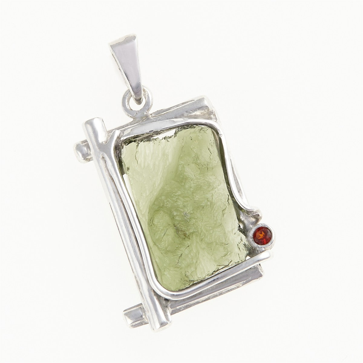 Silver pendant with a moldavite und garnets 26-096