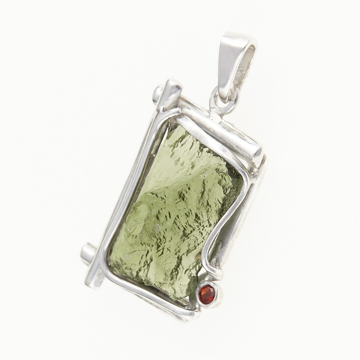 Silver pendant with a moldavite und garnets 26-096