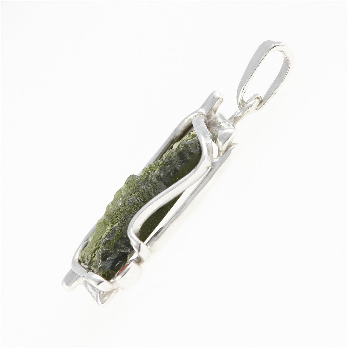 Silver pendant with a moldavite und garnets 26-096