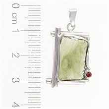 Ciondolo in argento con moldavite e granati 26-096