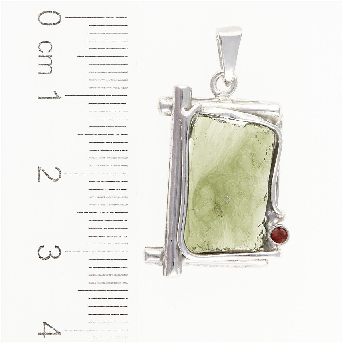 Silver pendant with a moldavite und garnets 26-096